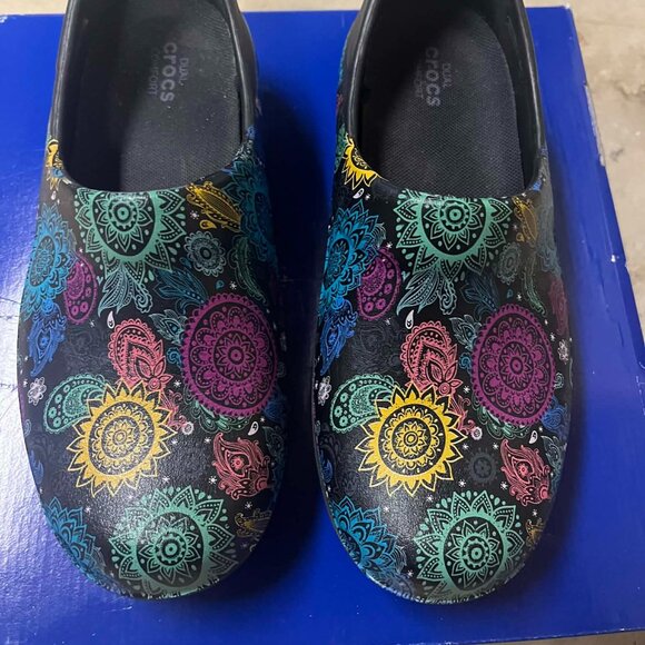 Crocs Neria Pro II work Clogs Paisley graphic print size W6 - Picture 1 of 10